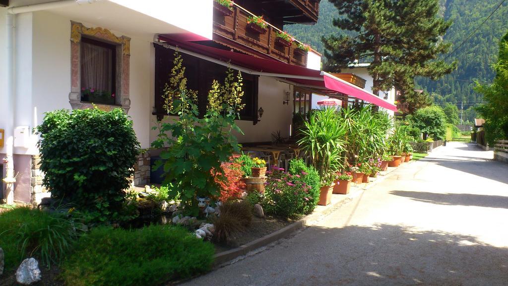 Gasthof Pension Alpenblick Radfeld Exterior photo