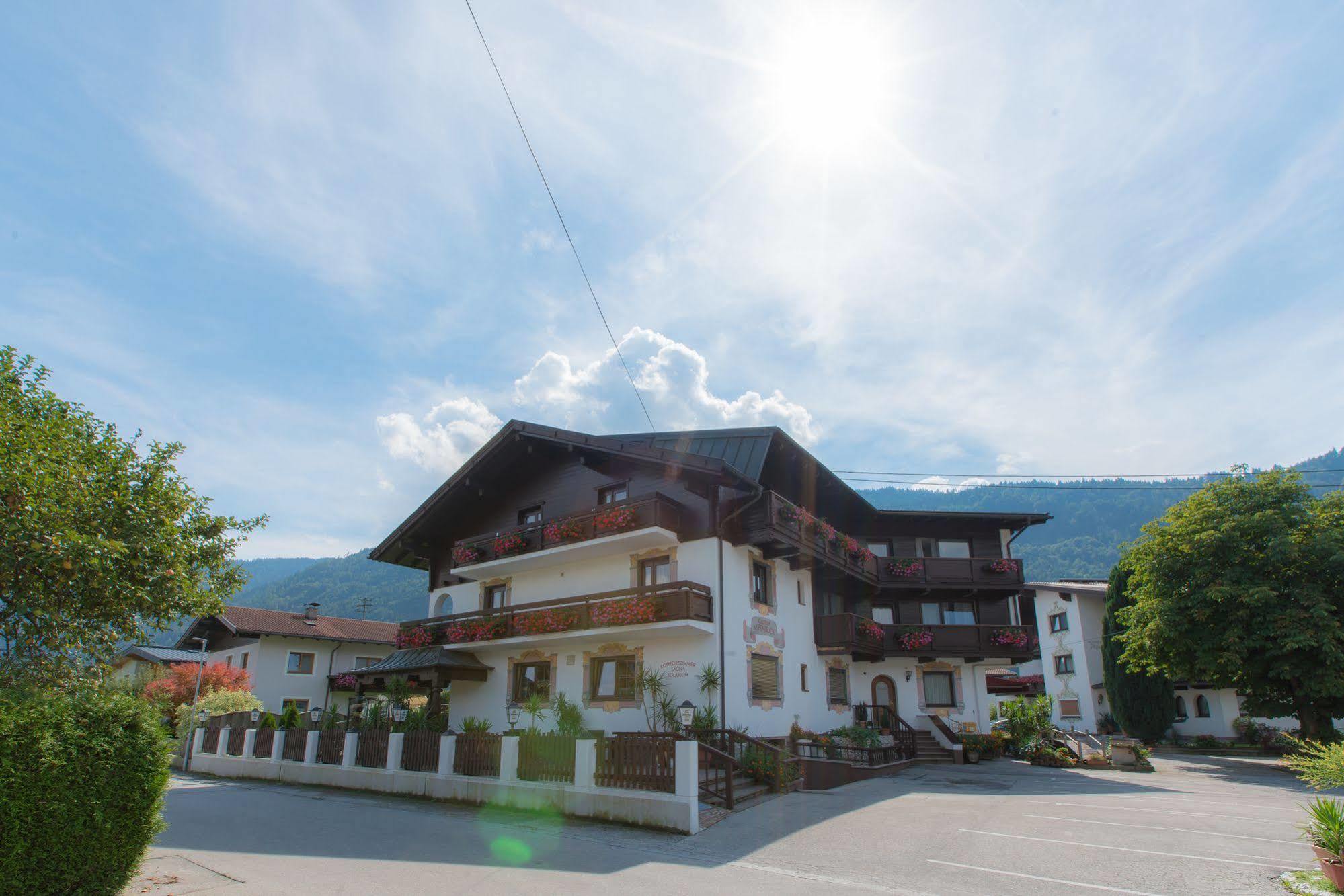 Gasthof Pension Alpenblick Hotel Radfeld Exterior photo